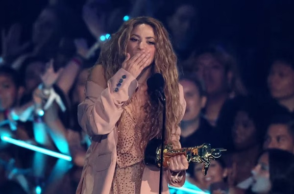 VIDEO: El espectacular show de Shakira en los MTV Video Music Awards