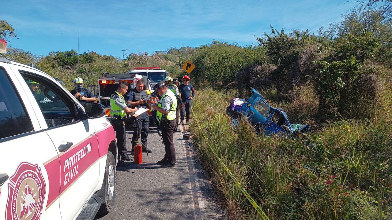 Lamentable: pierde la vida una familia en choque por la carretera 200 Tepic-Vallarta