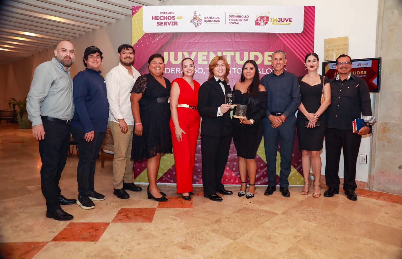 Reconoce Gobierno de Bahía de Banderas a jóvenes destacados con los Premios Juventud