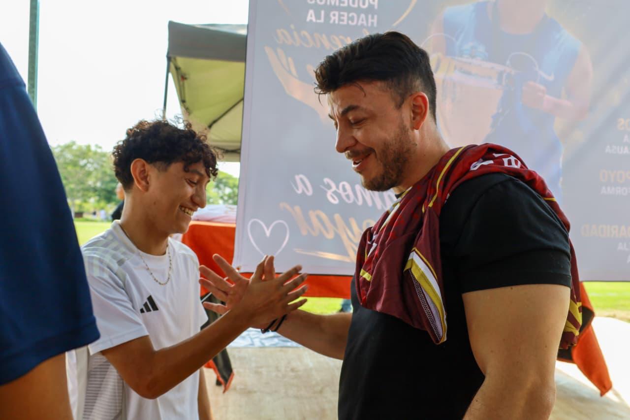 Israel Santillán se suma al cuadrangular con causa en apoyo a Christopher