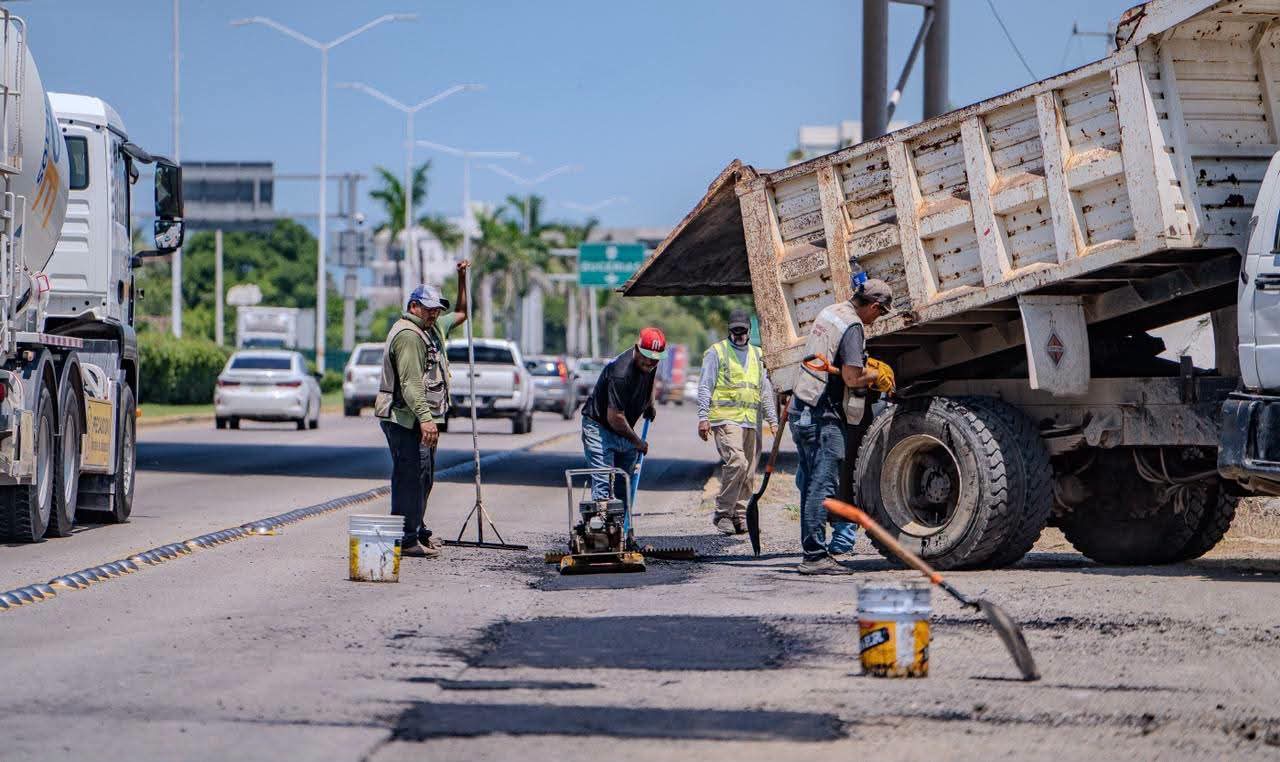  Gobierno de Bahía de Banderas mantiene trabajos de bacheo y reencarpetamiento