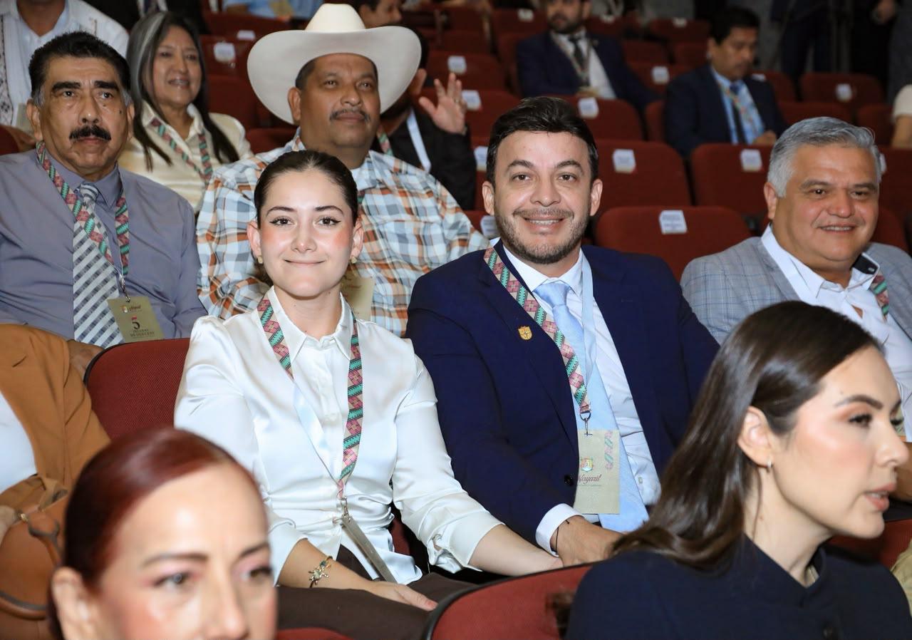  Israel Santillán acompaña a Miguel Ángel Navarro Quintero en su 5º Informe de Gobierno